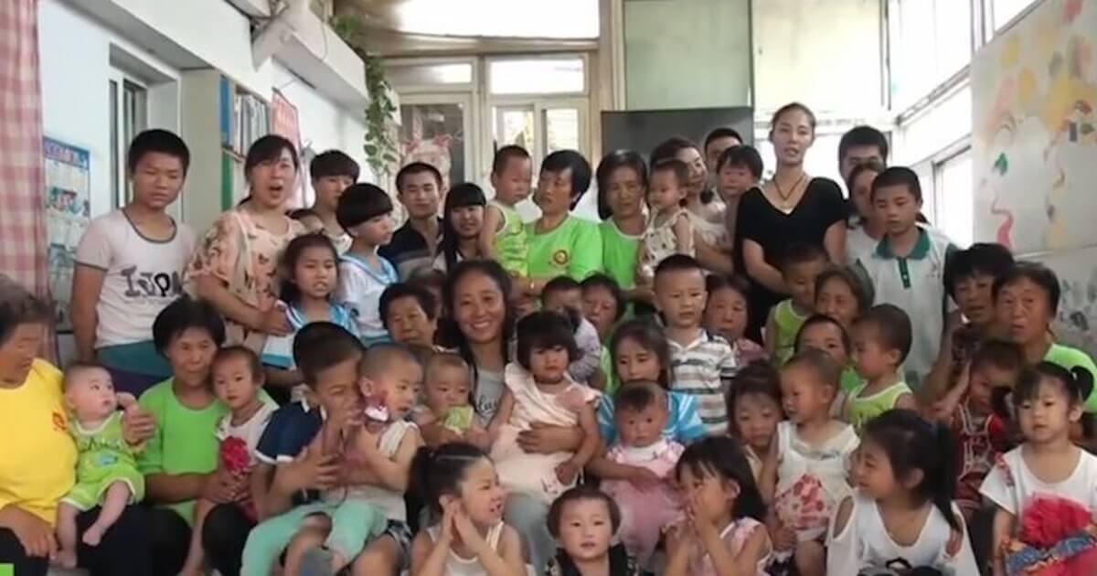 Китаянка усыновила более ста детей оказалась за решеткой на 20 лет.