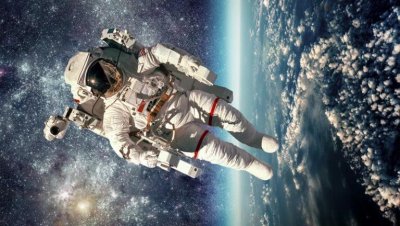 Ученые установили, может ли почесать лицо астронавт, одетый в скафандр