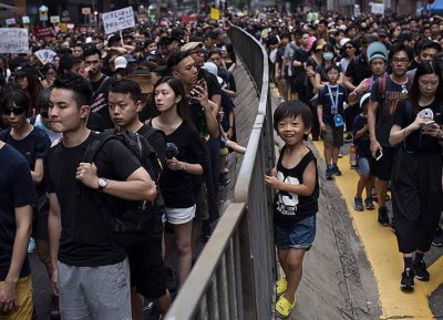 В Гонконге перекрыли тоннель с Китаем