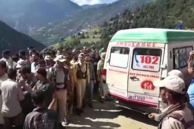 Трагедия в Индии: автобус с детьми упал в ущелье