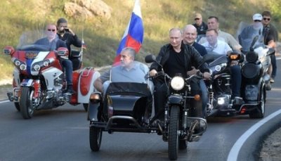 Путин избежал штрафа за езду на мотоцикле без шлема