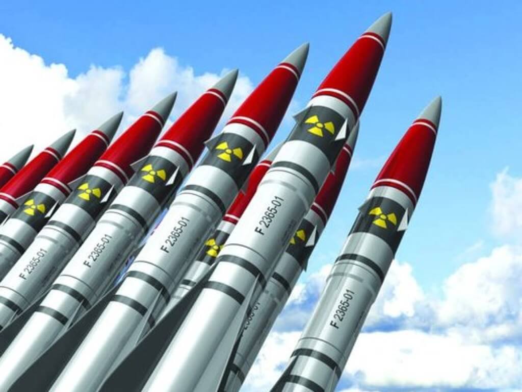 Польша завела разговор о размещении ядерных ракет