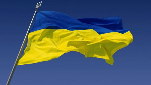 Украинцы верят, что их флаг снова поднимут над Крымом и Донбассом