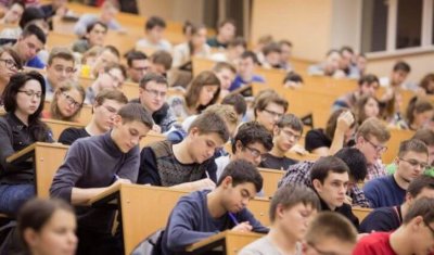 Сколько выпускников России работают по специальности