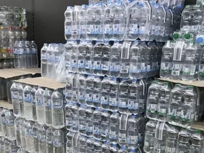 Количество импортной воды в российских магазинах уменьшится