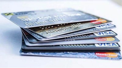 Выдача кредитных карт россиянам возобновилась