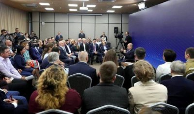 Путин обсудил с жителями Калининграда проблемы медицины