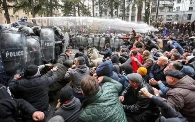 В Тбилиси начались оппозиционные протесты перед парламентом