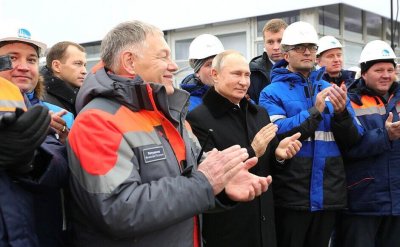 Путин открыл Неву между двумя столицами