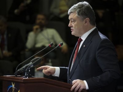 Порошенко предлагает ввести санкции из-за контракта между Россией и Украиной