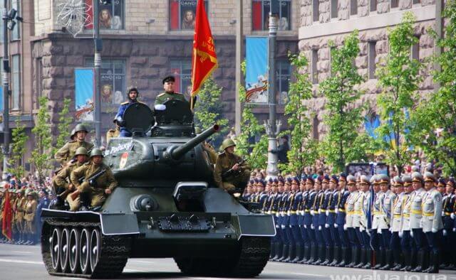 Позовут ли Зеленского на Парад и почему Украина не станет отмечать 9 мая