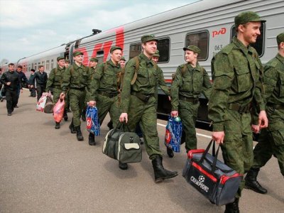 Несмотря на разгар эпидемии в России начался весенний призыв в армию