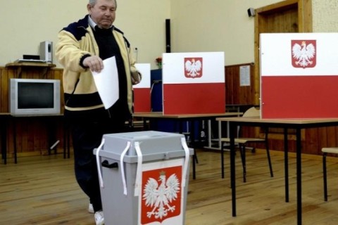 Выборы в Польше планируют провести дистанционно