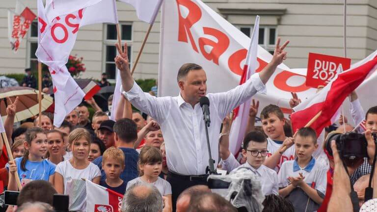 Опубликованы результаты первого тура выборов в Польше