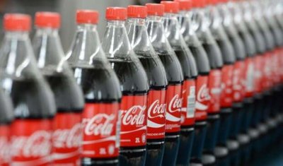 Coca-Cola приостанавливает рекламу во всех социальных сетях