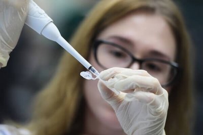 Испытания вакцины от коронавируса в России начаты ГНЦ «Вектор»