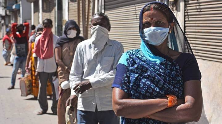 Забивают дома досками :Как борются с коронавирусом в Индии