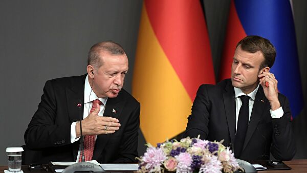 Эрдоган заявил, что Макрону пора проверить голову