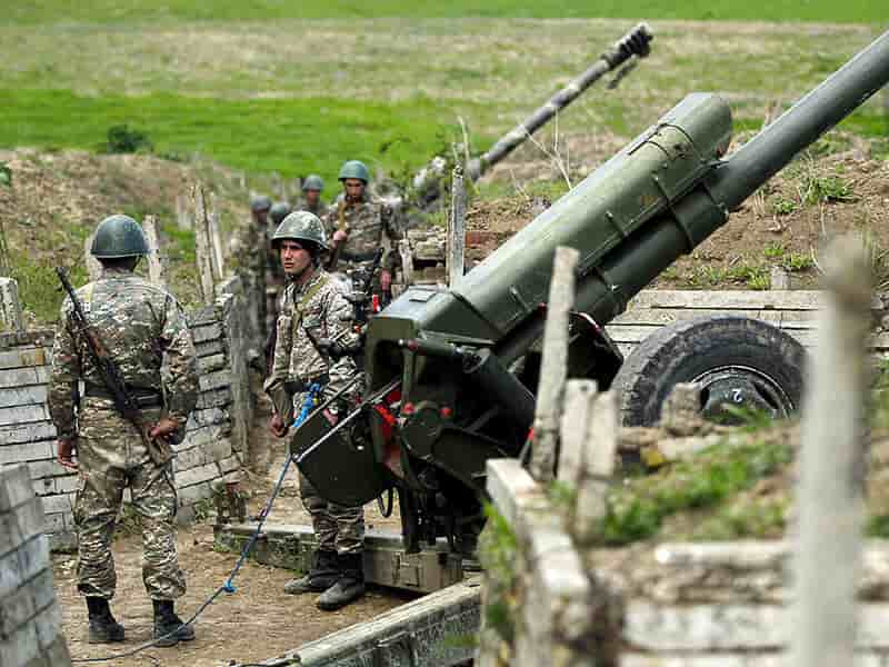 зербайджан использует в Нагорном Карабахе химическое оружие. Слух о гибели российских пограничников на территории военных действий опровергнут