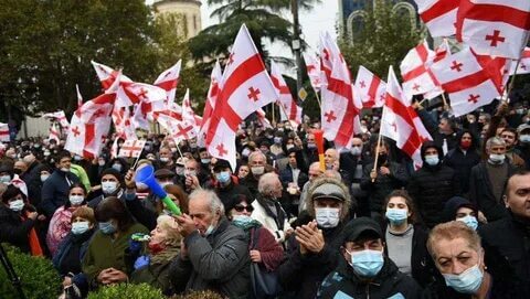 Протесты в Тбилиси продолжаются. Власти Грузии не будут проводить повторные президентские выборы