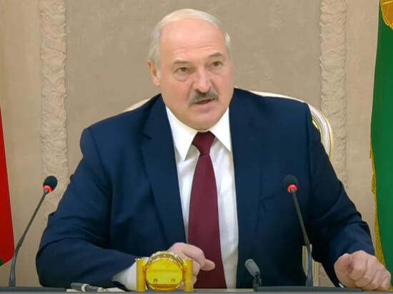 Лукашенко заявил, что откажется от президентства при новой Конституции