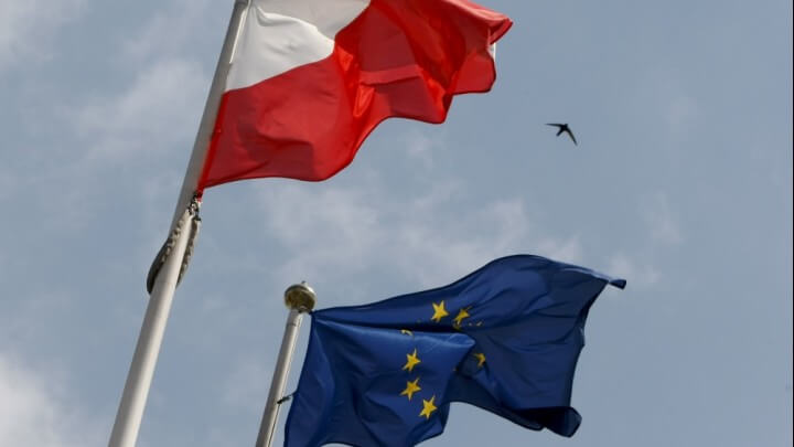 Евросоюз давит на Польшу
