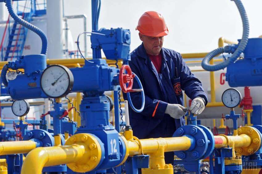 Газпром снизил транзит газа через Украину на треть