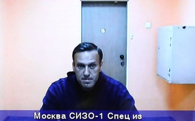 По решению суда Алексей Навальный останется под стражей до 15 февраля