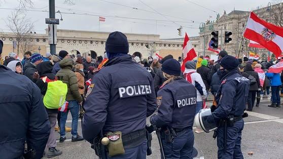 Австрию охватили митинги против мер от COVID-19
