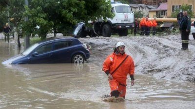 Наводнение в Сочи: разрушены дороги и пляжи