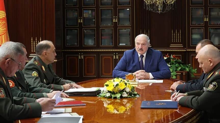Лукашенко грозится закрыть границу
