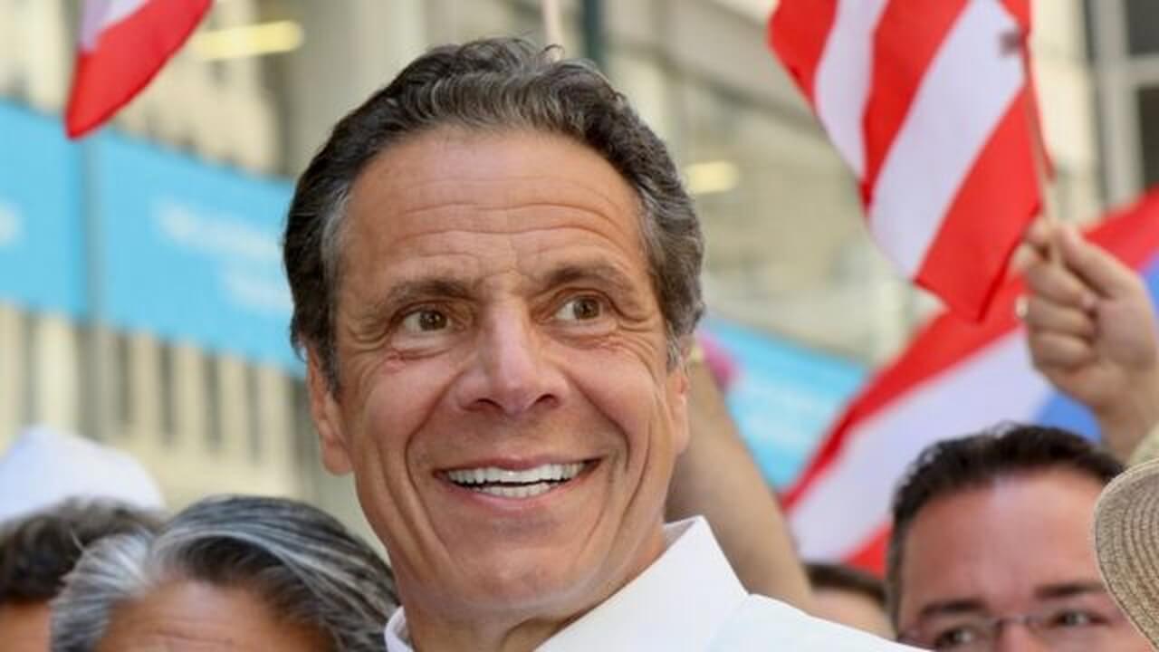 Губернатор Нью-Йорка ушел в отставку