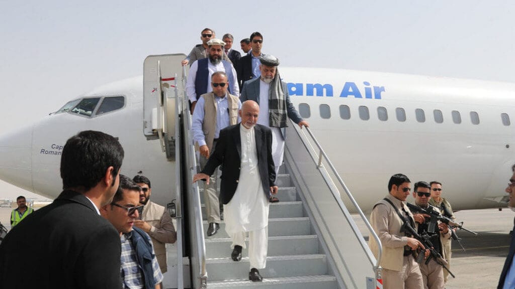 Бывший президент Афганистана сбежал в ОАЭ