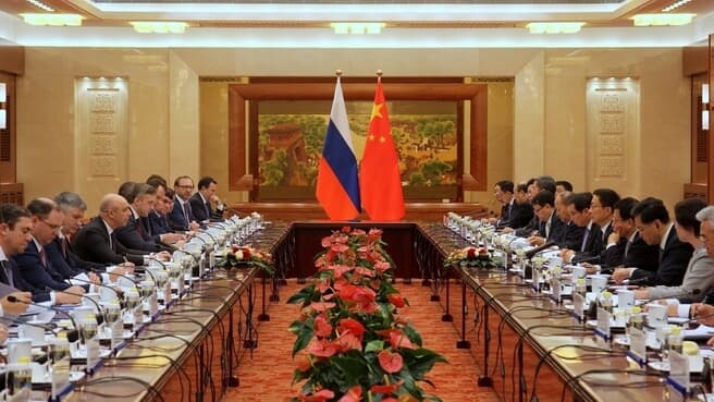 Россия и Китай подписали 90 инвестпроектов на сумму 150 млрд. долларов