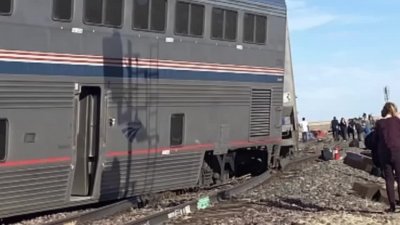 В США поезд сошел с рельсов