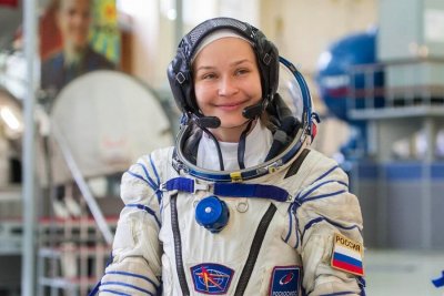 Россия бросила очередной вызов, отправив актрису в космос