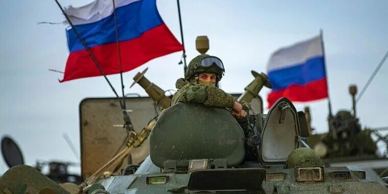 Украина заявила о стягивании российских военных к ее границе