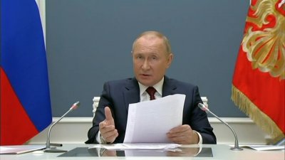 Владимир Путин выступил на форуме «Россия зовет!»