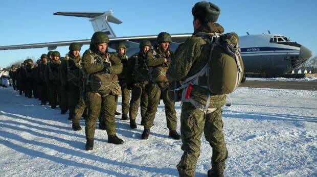 В Казахстан прибыли российские миротворцы