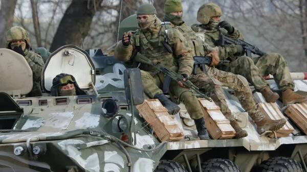 Военные эксперты обсудили ситуацию на Украине.