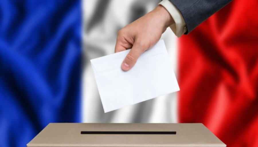 Во Франции состоялся первый тур выборов президента