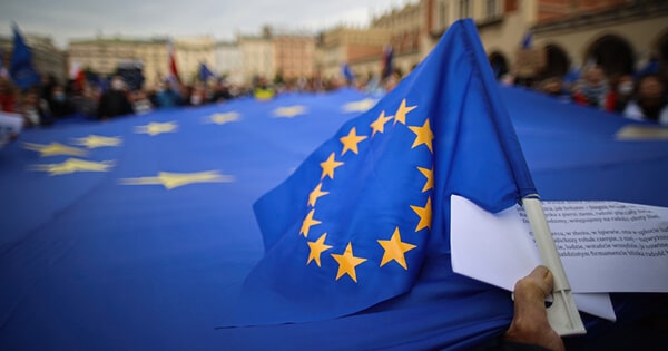 Украине и Молдавии предоставили статус кандидатов членов в Евросоюз