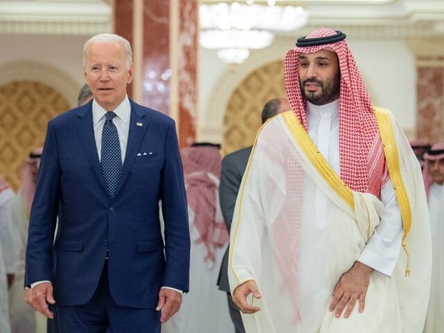 США и Саудовская Аравия подписали 18 договоров