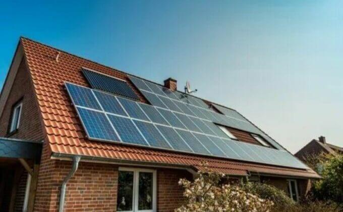 Британия повышает продажи солнечных панелей из-за дефицита энергии