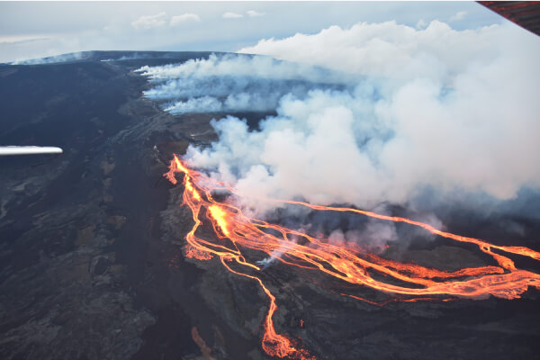 На Гавайях крупнейшее извержение вулкана