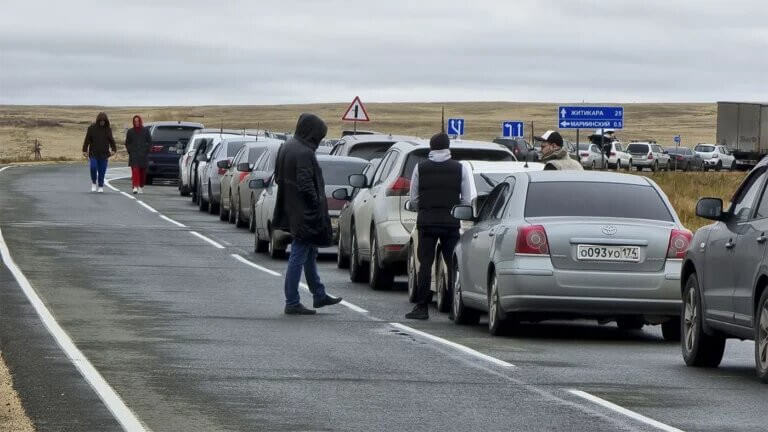 Артисты покинувшие россию из за ситуации на украине список всех фото