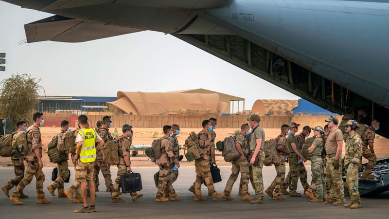 Французские военные покинут Нигер