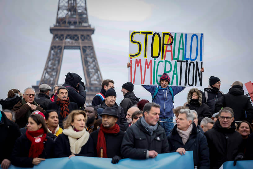 Во Франции прошли демонстрации против иммиграционного закона