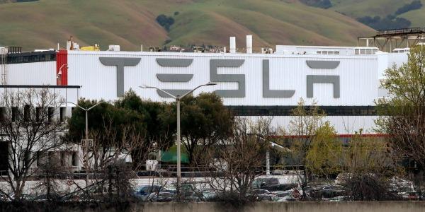 На компанию Tesla подали в суд из-за токсичных отходов