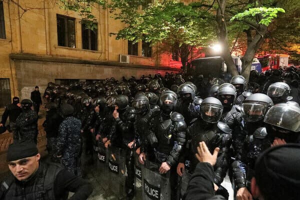 В Тбилиси начались массовые акции протестов